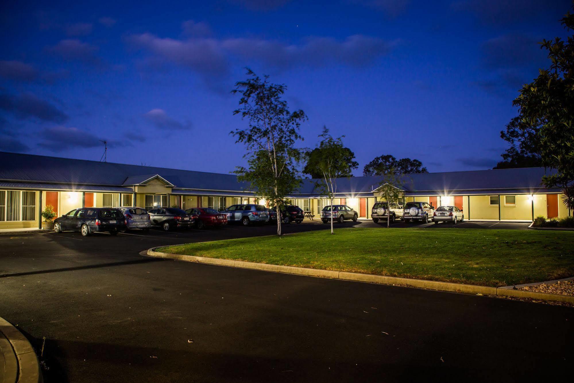 Alexander Cameron Suites Penola Exterior foto