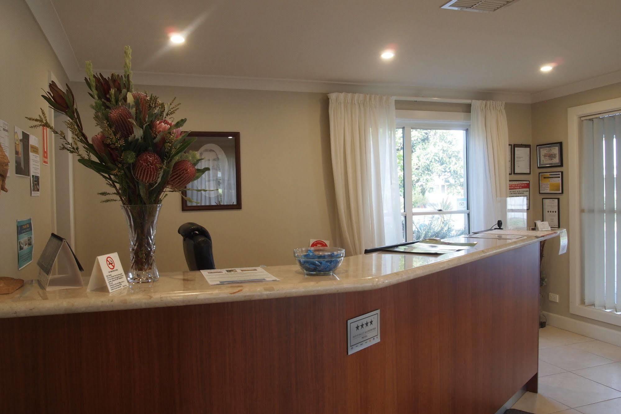 Alexander Cameron Suites Penola Exterior foto